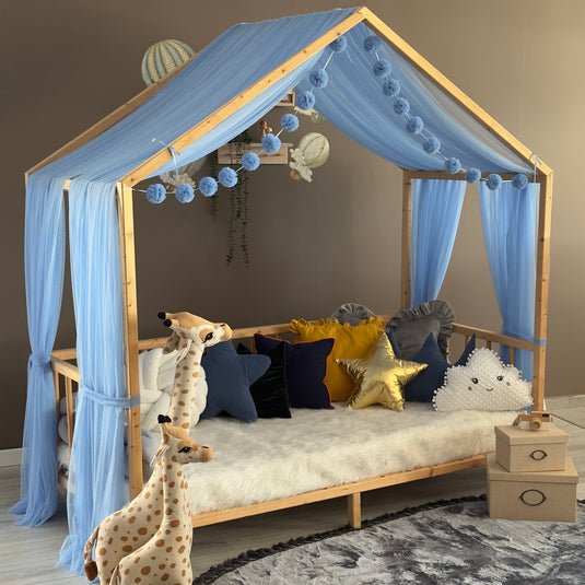 Babyblaues Montessori-Betthimmel – Ein Typ